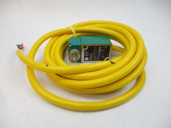 ALLEN BRADLEY 802MC-AY16 SER. F 120-600VAC (BR/WH) NSMP