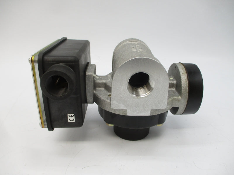UNIVERSAL FLOW MONITORS 015GM-8-300V.9-A1WR 480VAC 15A NSNP