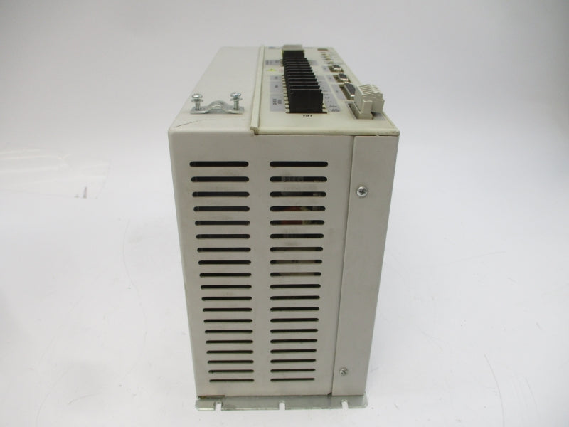 ALLEN BRADLEY 2098-DSD-HV030X-DN SER. B F/W V1.50 230/460VAC 4A UNMP