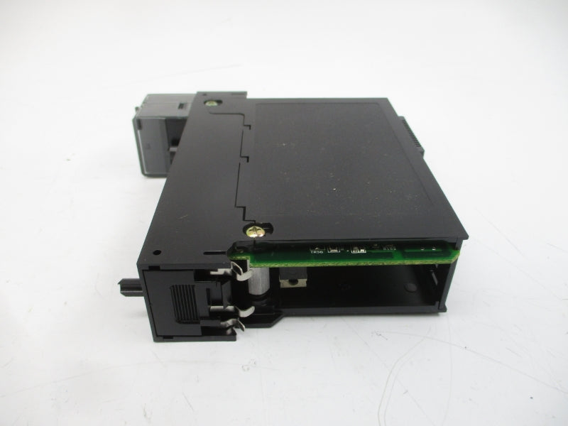 ALLEN BRADLEY 1756-OB16D SER. A F/W 2.3 19.2-30VDC 2A REV. L01 NSMP