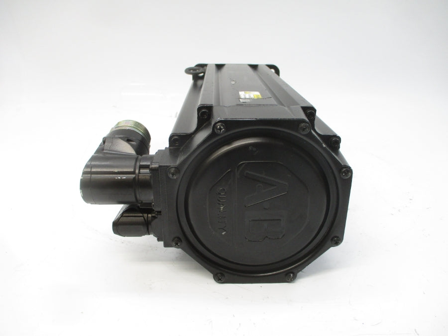 ALLEN BRADLEY MPL-B580J-MK74AA SER. A 460VAC 32.0A NSNP