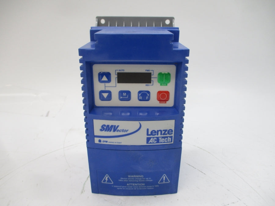 LENZE ESV371N01SXBXX1H42 13374763 120/240VAC 9.2/4.6A NSMP