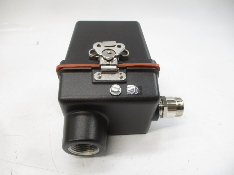 FIREYE 65UV5-1004QD 24VDC 2.0A NSMP