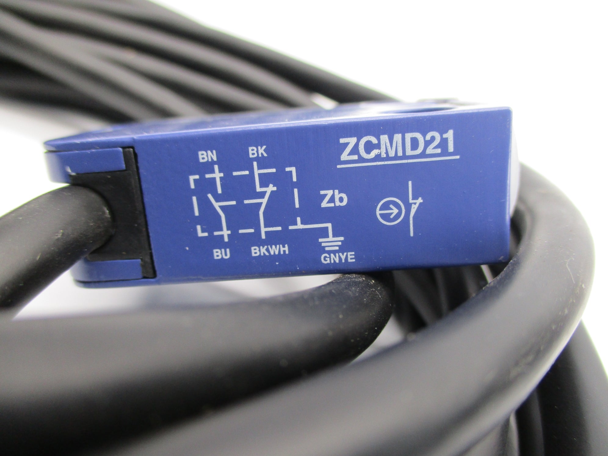 TELEMECANIQUE ZCMD21 240VAC 1.5A NSNP