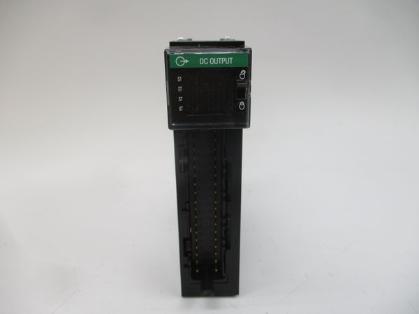 ALLEN BRADLEY 1756-OB32 SER. A F/W 2.4 10-31.2VDC 1A REV. A01 NSMP
