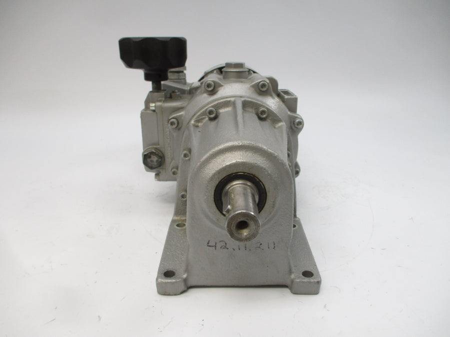 LENZE SKG71-4A2 11.712.02.08 12.602.08.13 220-277/380-480V 1.3/0.75A UNMP