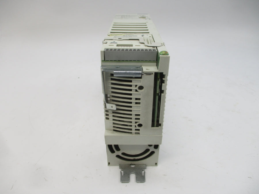 LENZE E82EV152_4C 13015367 400/500VAC 5.5/4.4A UNMP