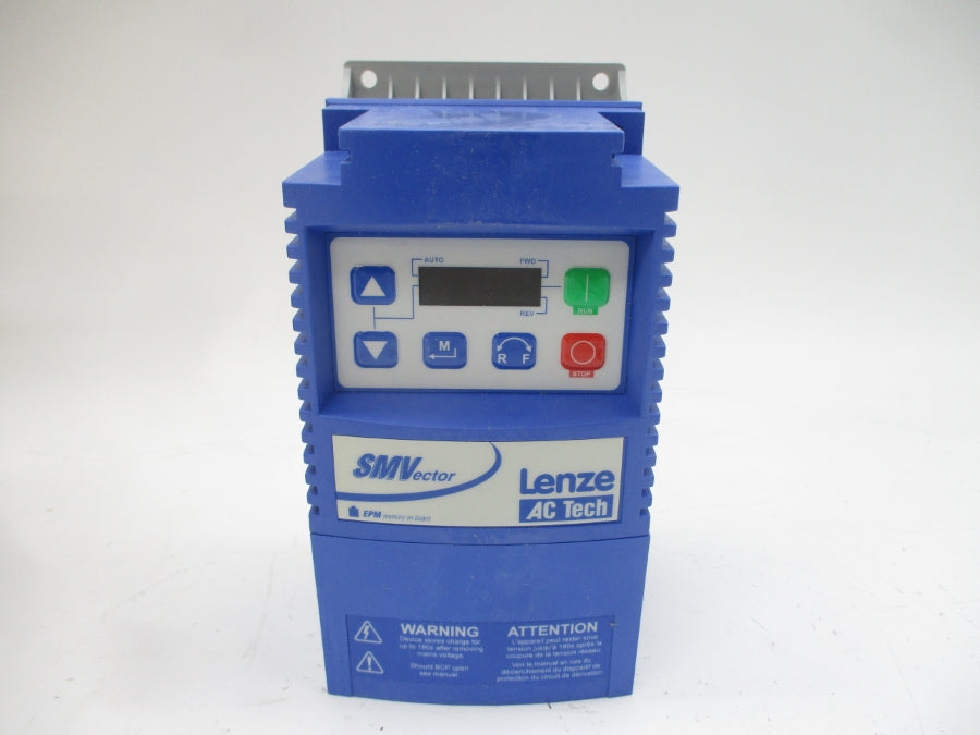 LENZE ESV751N02YXBXX1J46 13582889 240VAC 8.8/5.0A NSMP