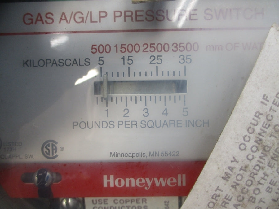 HONEYWELL C437F1052 120/240VAC 48A UNMP