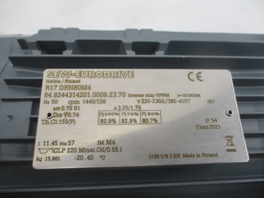 SEW-EURODRIVE R17DRN80M4 21AO-01104 220-230/380-400V 3.05/1.75A NSNP