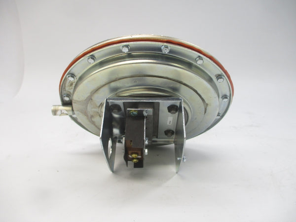 DWYER 1638-0 480VAC 15A 10PSI UNMP