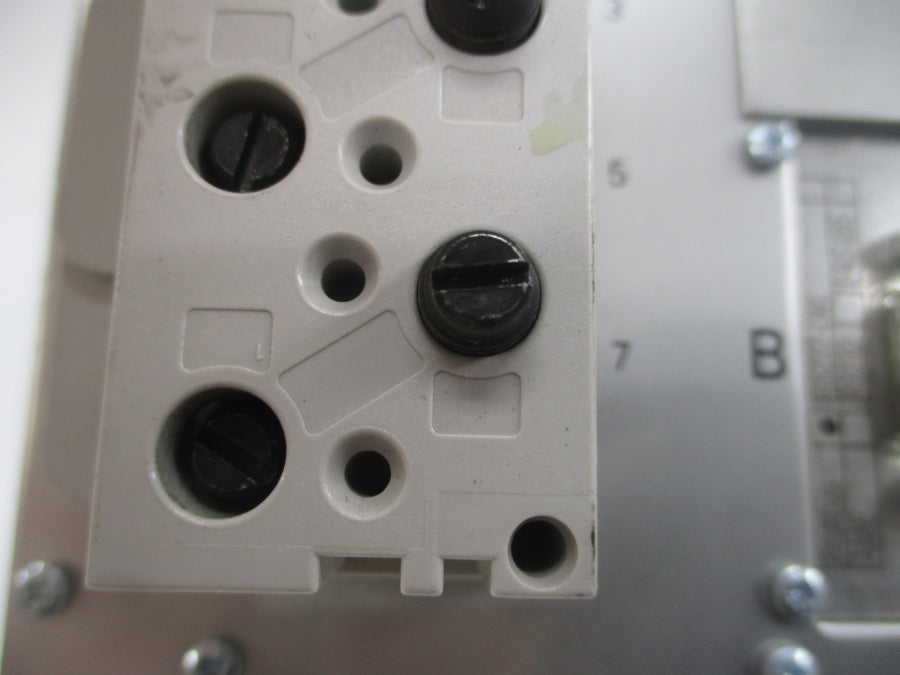 SIEMENS 7SJ6225-5EC90-1FE0/EE 240VAC 5A UNMP