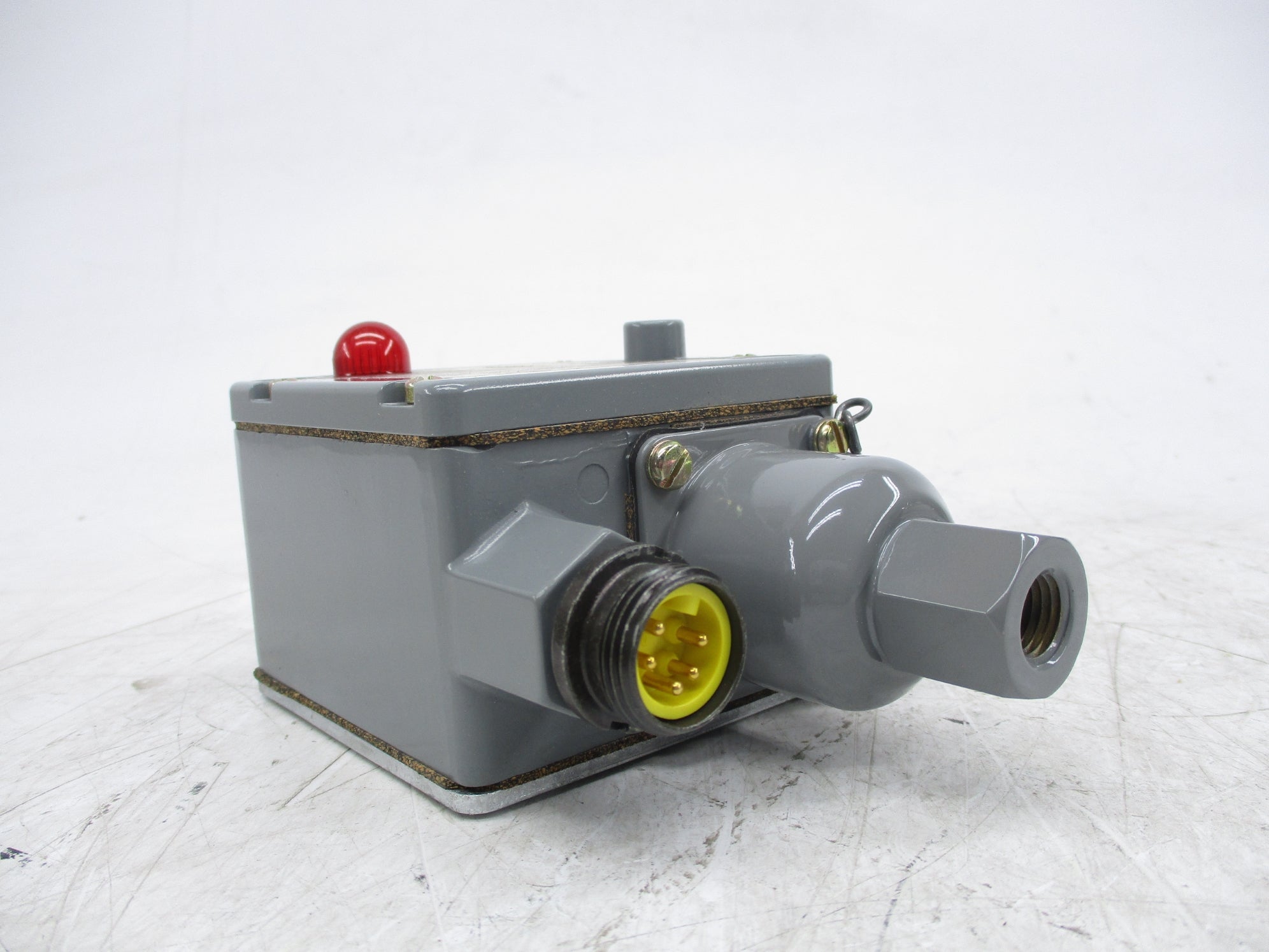 ALLEN BRADLEY 836T-T252JX22X9 SER. A (BR/WH) NSMP