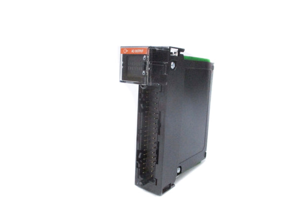 ALLEN BRADLEY 1756-OA16I SER. A F/W 3.003 24VDC NSMP