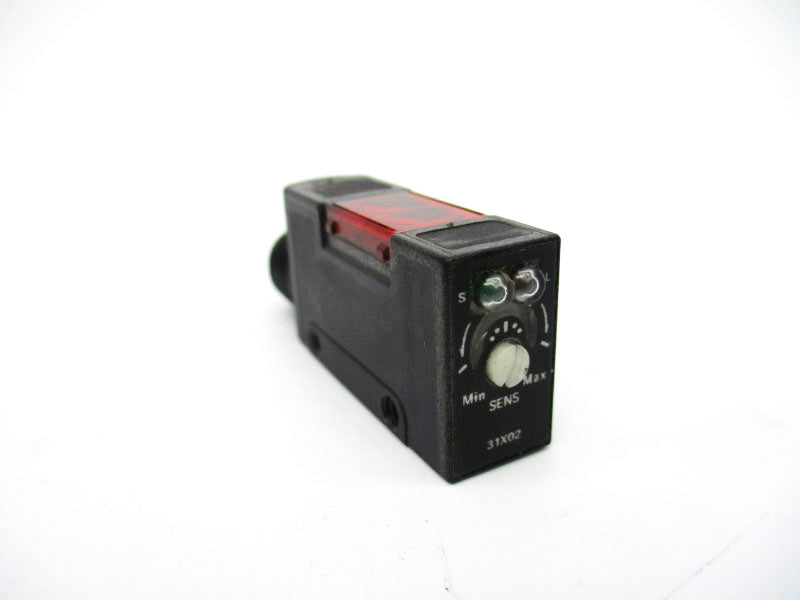 OMRON E3S-R67 10-30VDC NSNP