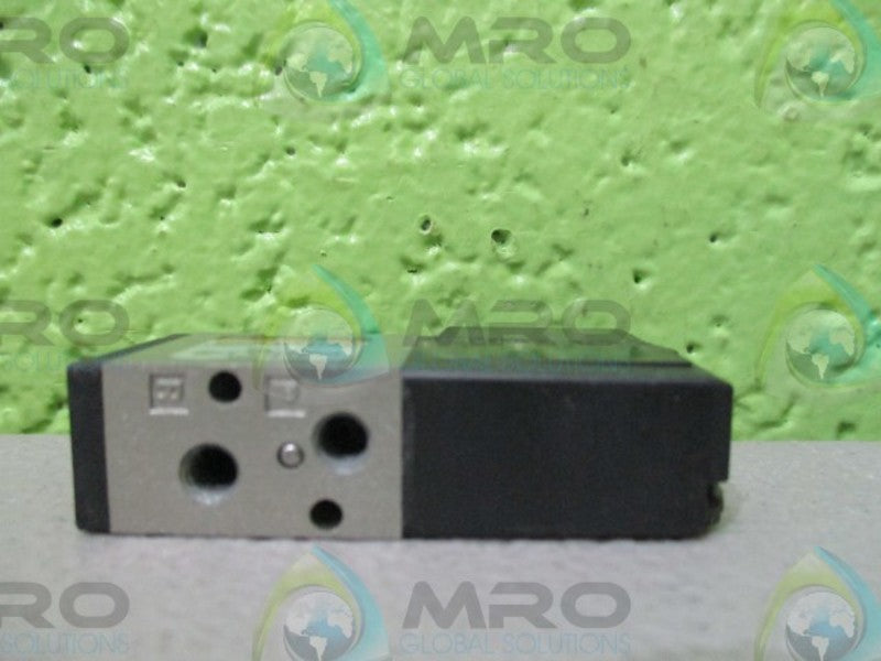 SMC VZ1120 PNEUMATIC SOLENOID VALVE UNMP