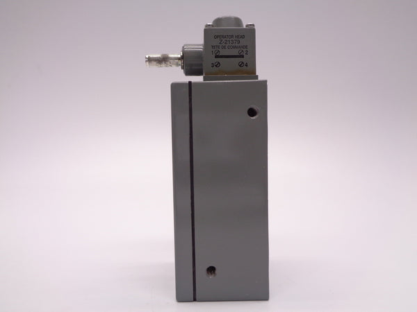 ALLEN BRADLEY 802X-A4 SER. C 120-600V (WH) NSMP