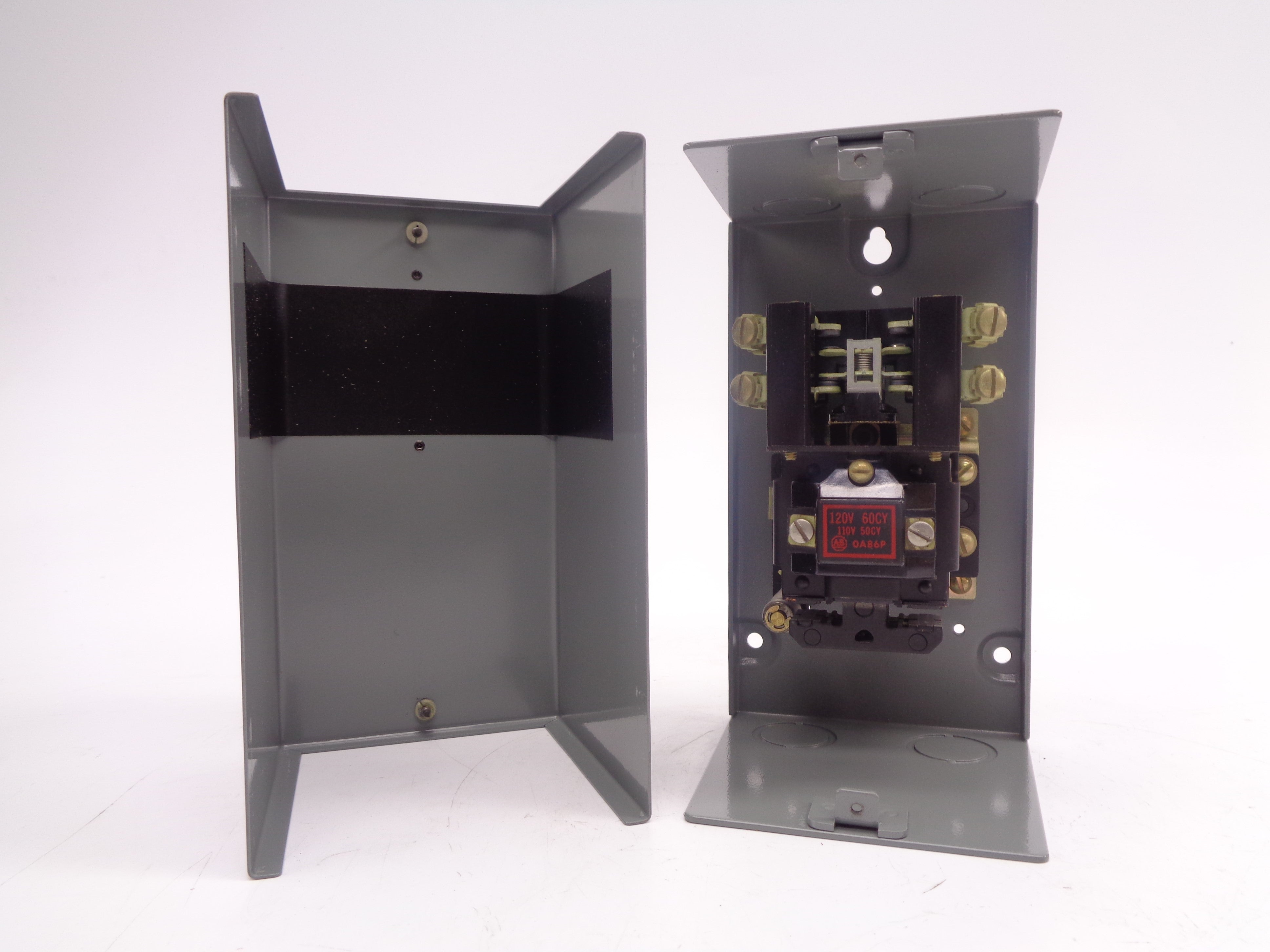 ALLEN BRADLEY 700-BX221A1 SER. A 120V (BR/YL) NSMP