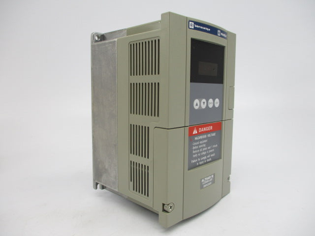 TELEMECANIQUE ATV18U09M2 200/240VAC 4.4/3.9A NSMP