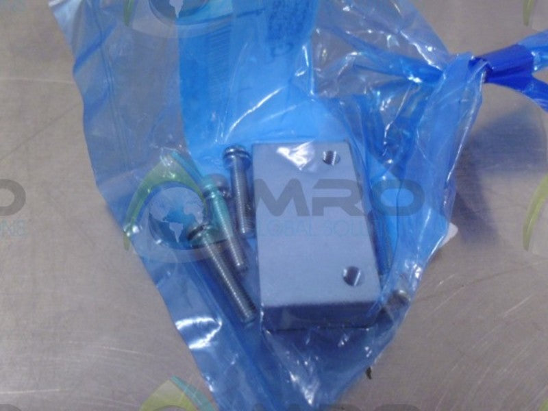 SMC BQP1-050 SWITCH MTG BRACKET * NEW IN FACTORY BAG *