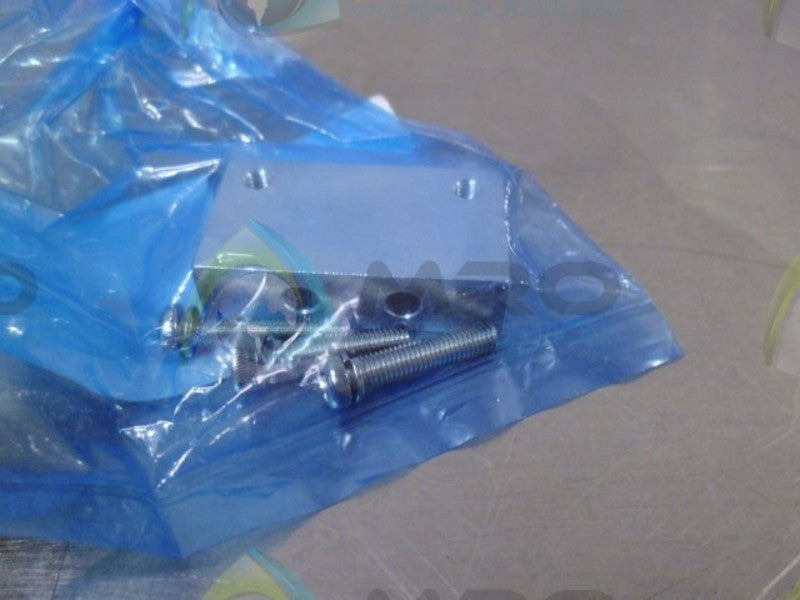 SMC BQP1-050 SWITCH MTG BRACKET * NEW IN FACTORY BAG *