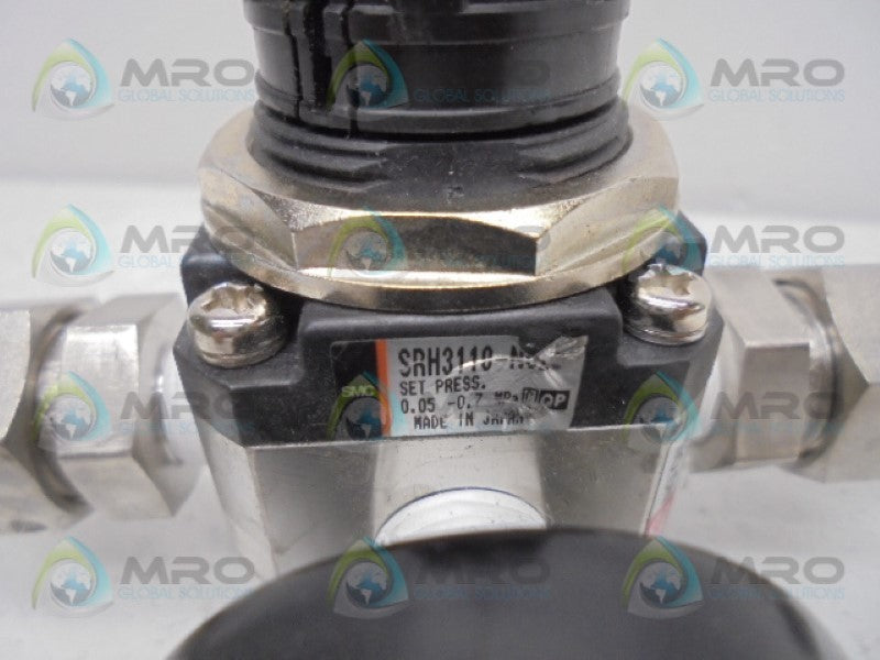 SMC SRH3110-N02 PRESSURE GAUGE (AS PICTURED)  UNMP