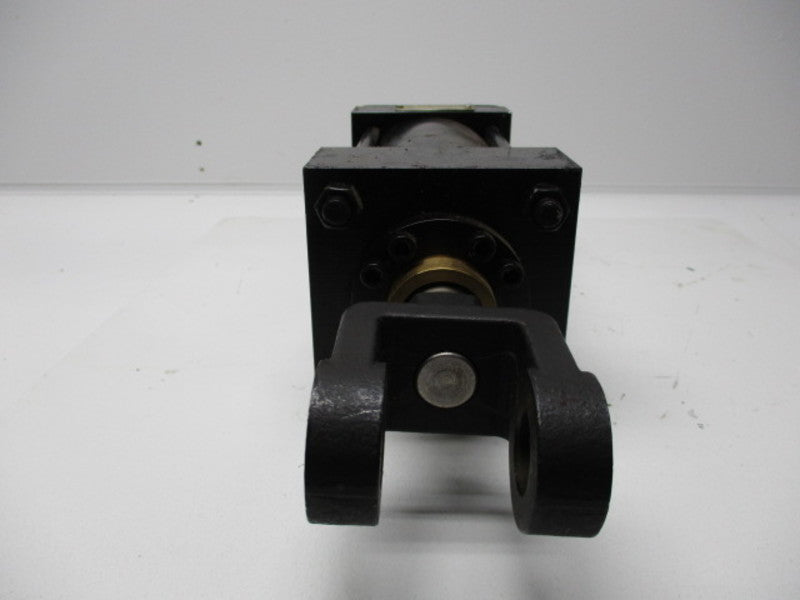 YATES 3.2 BORE 4 STROKE CYLINDER  UNMP