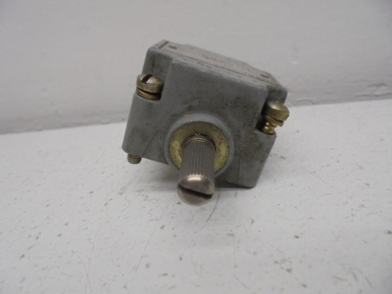 CUTLER HAMMER E50DD1 LIMIT SWITCH   UNMP