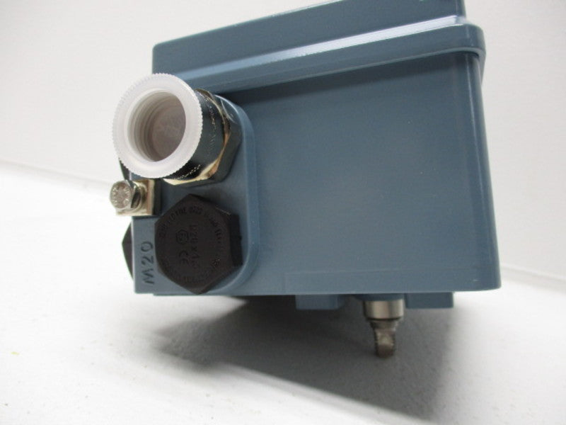 ECKARDT SRD991-CDNS6FAANR-V02 POSITIONER 90PSI REV 3.5  NSMP