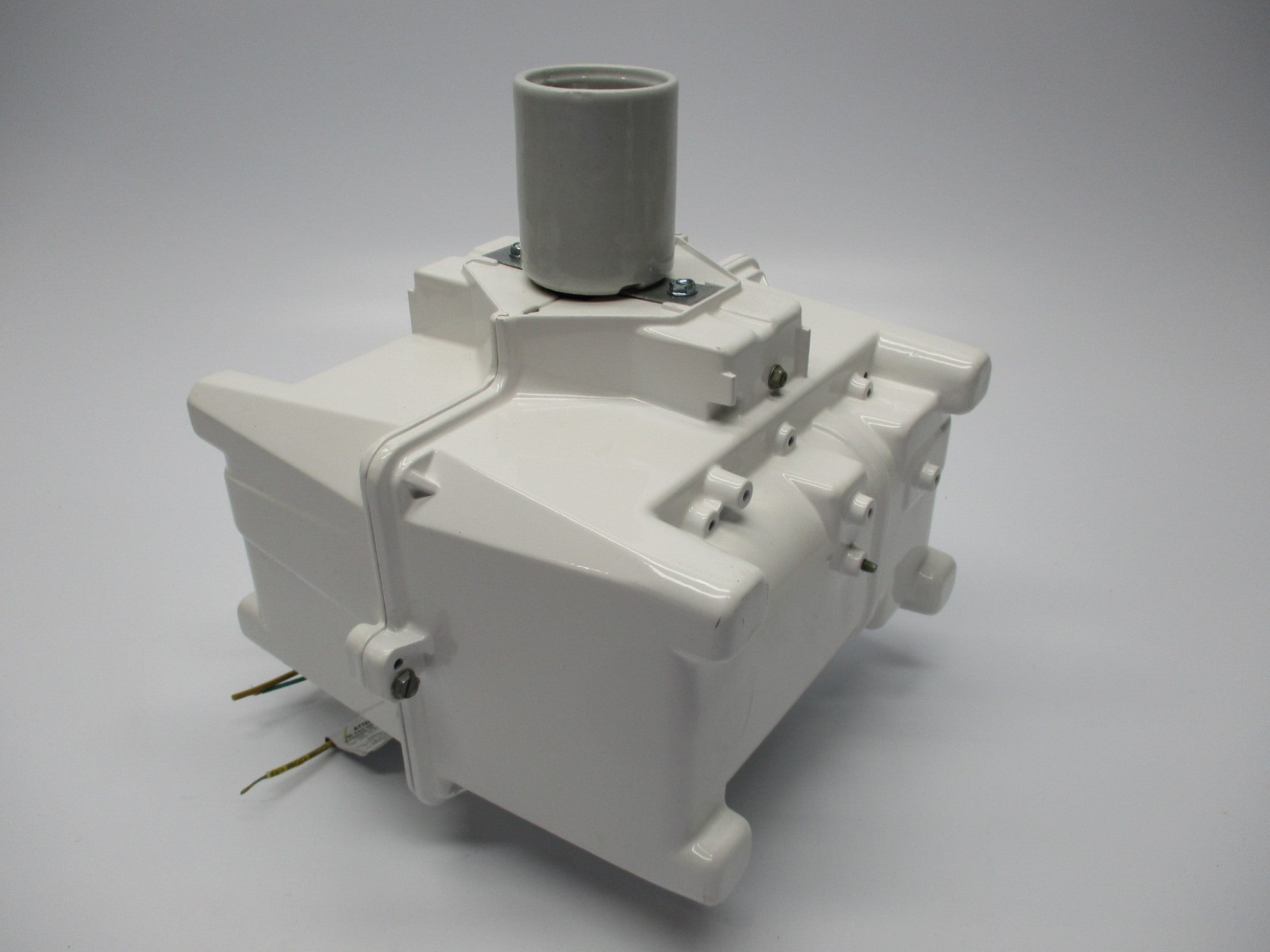 HUBBELL BL400P8BCWHUPL (AS PICTURED) NSMP