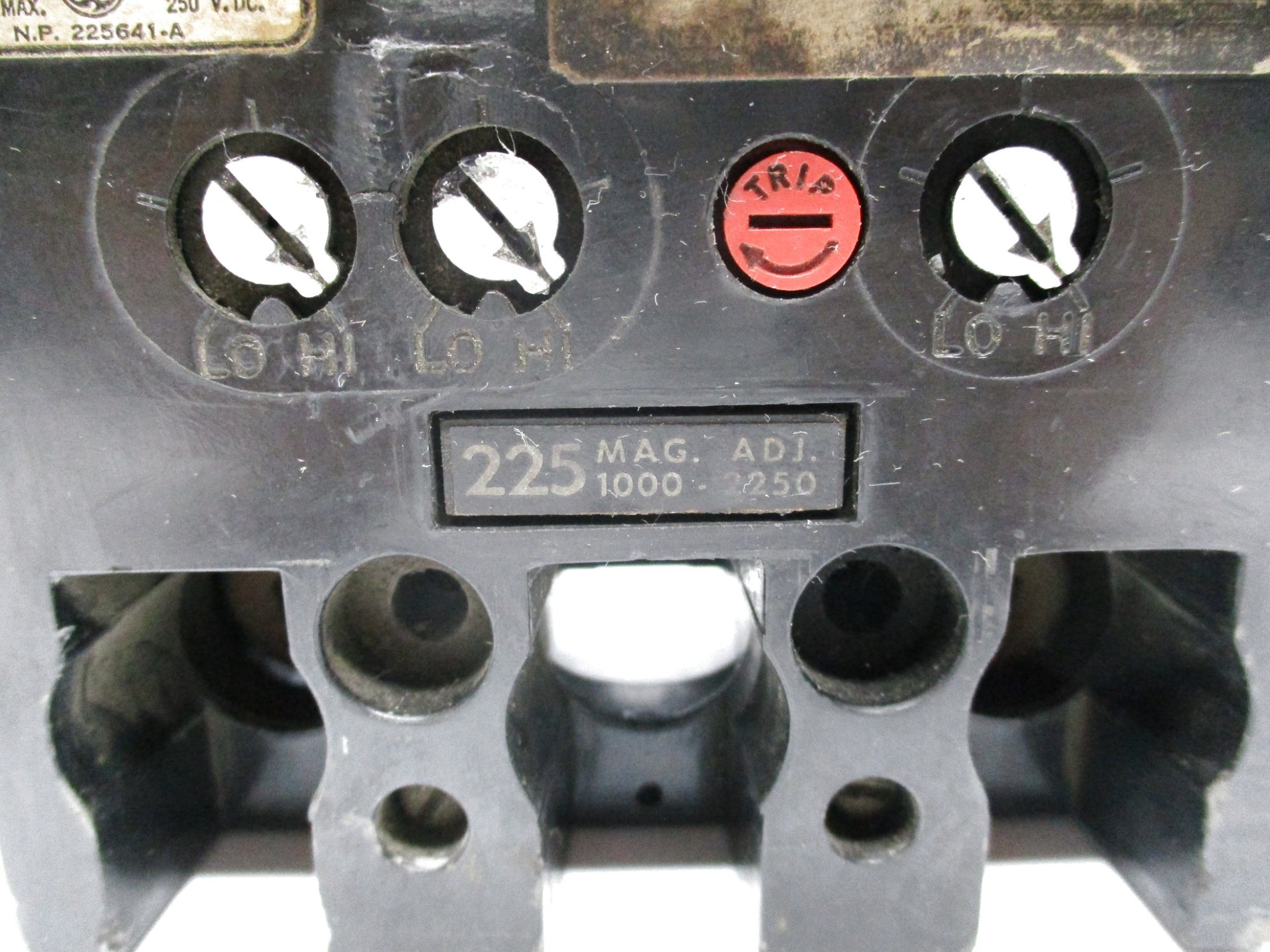 GENERAL ELECTRIC E11592 600VAC 250VDC 225A UNMP