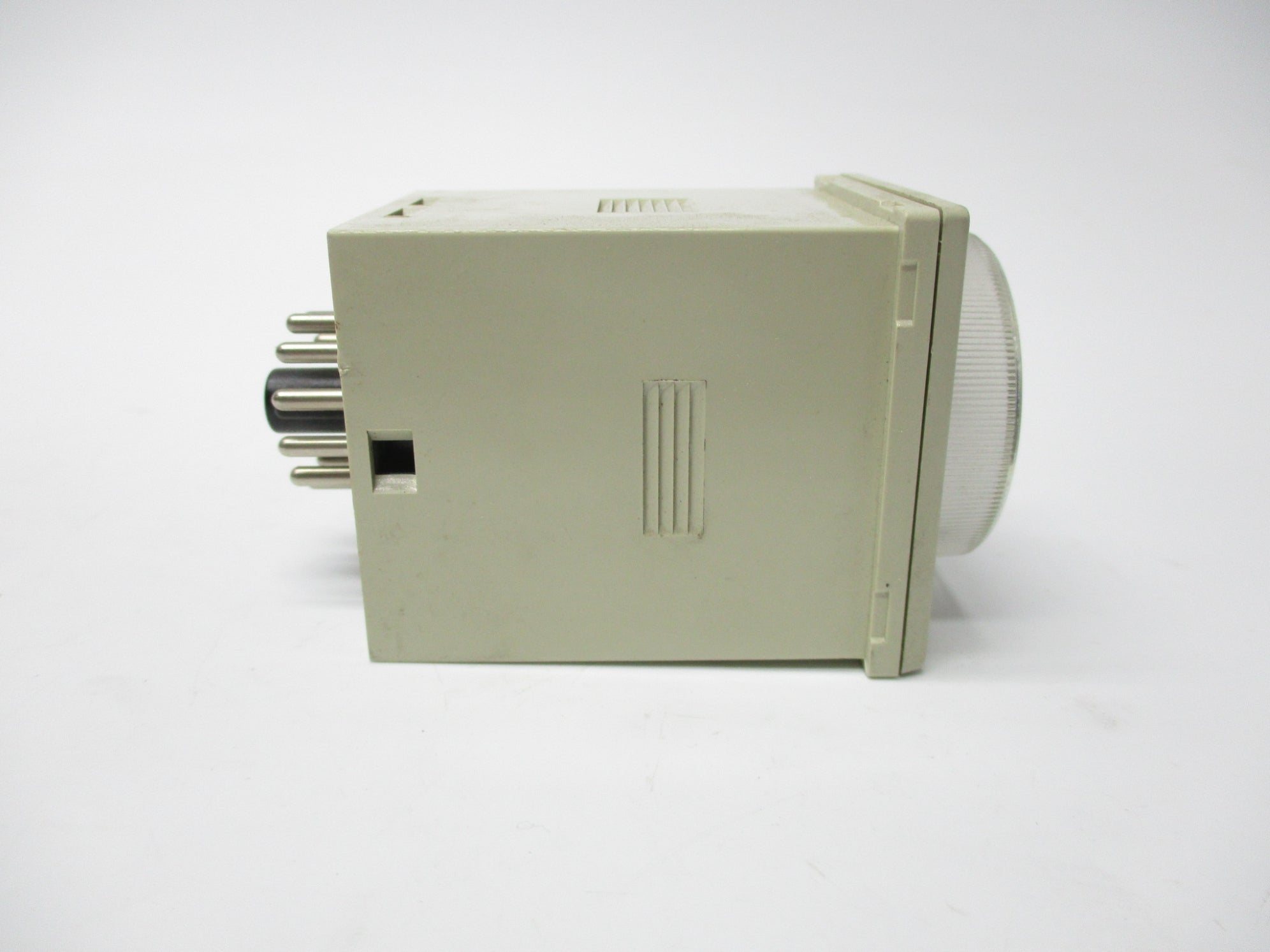 ALLEN BRADLEY 700-HR52TA17 SER. B 100-240VAC 5A 0-12MIN NSNP