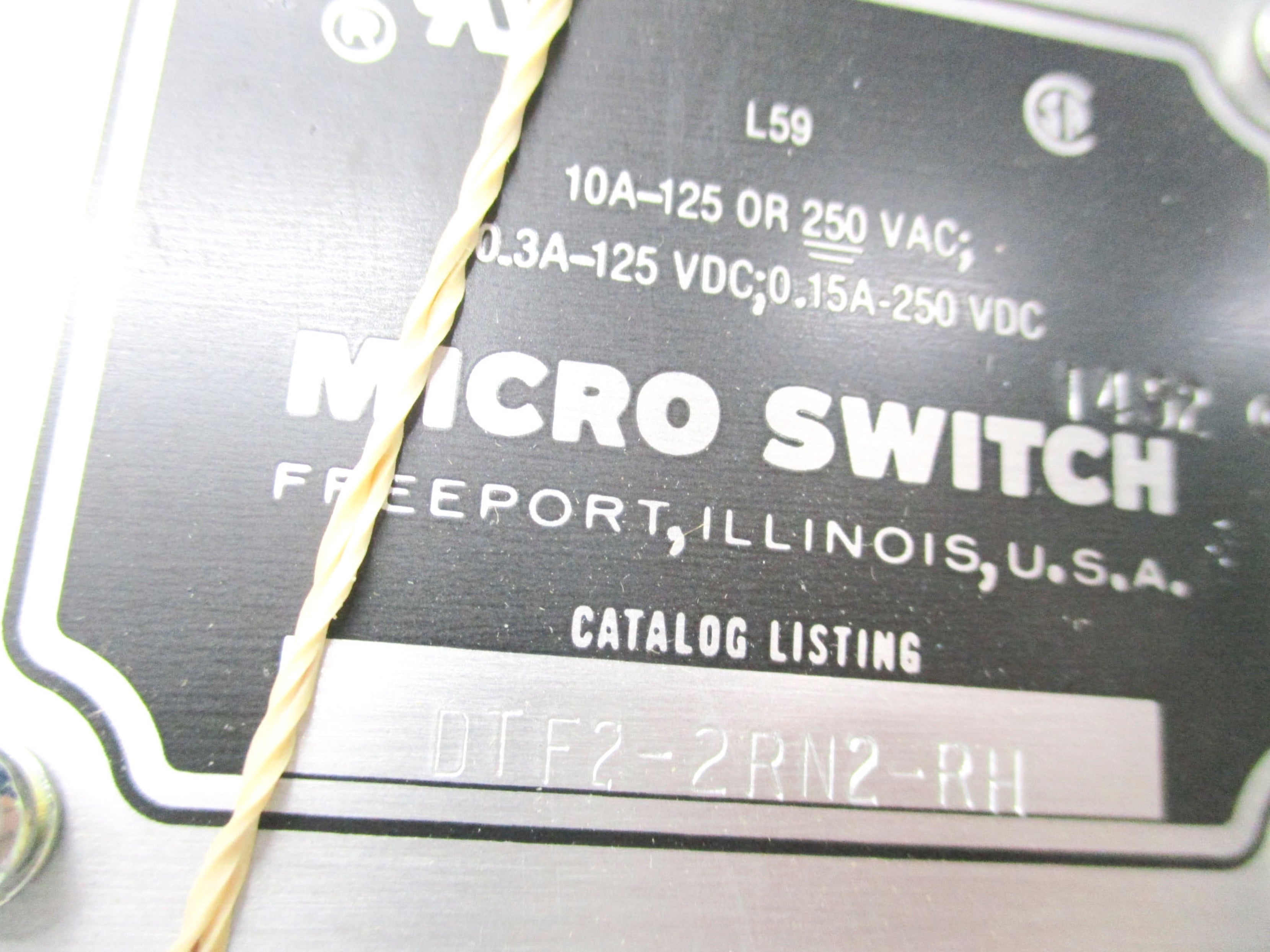 MICRO SWITCH DTF2-2RN2-RH 250VAC 10A NSNP