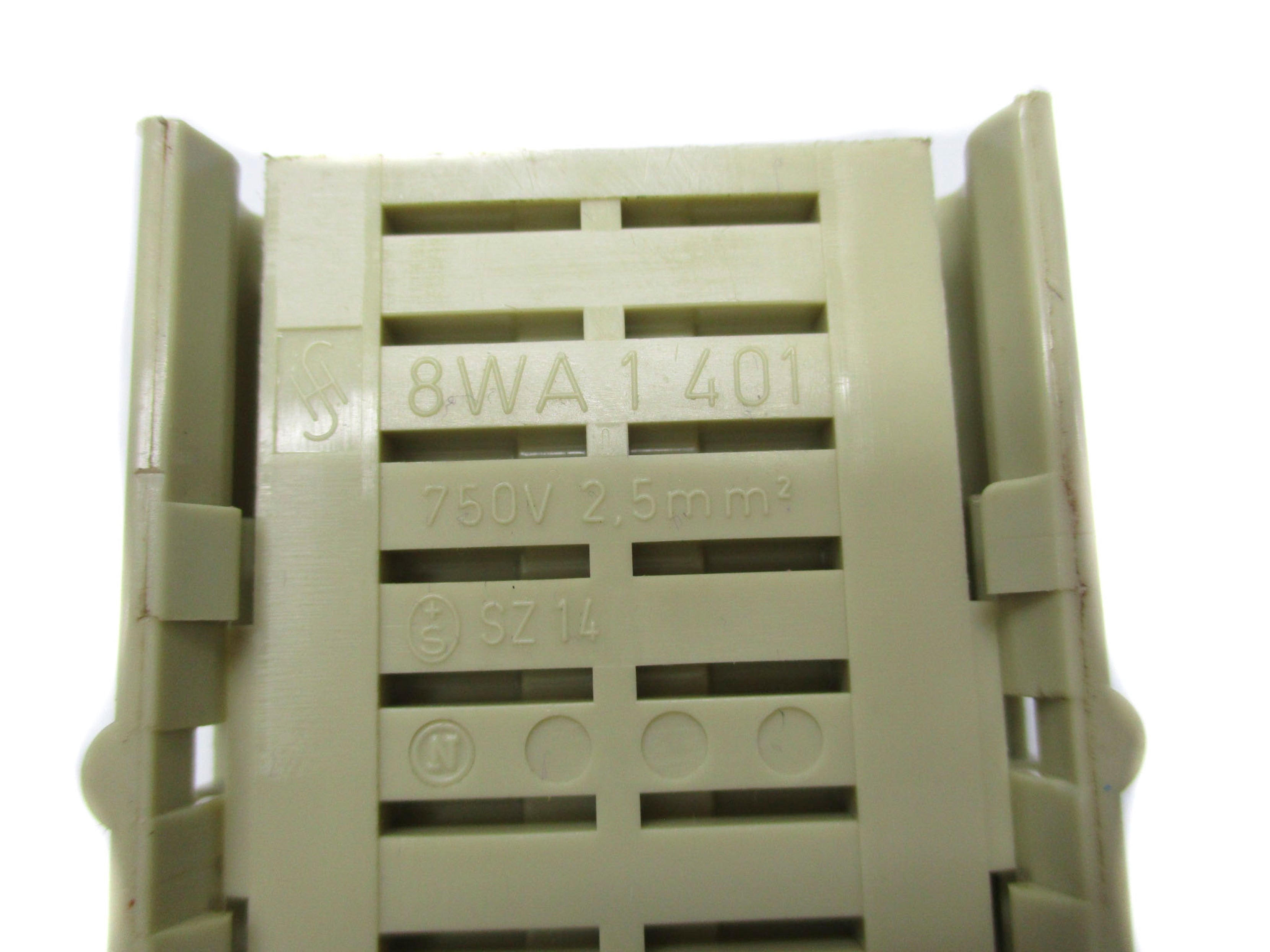 TERMINAL BLOCK 8WA1401 UNMP