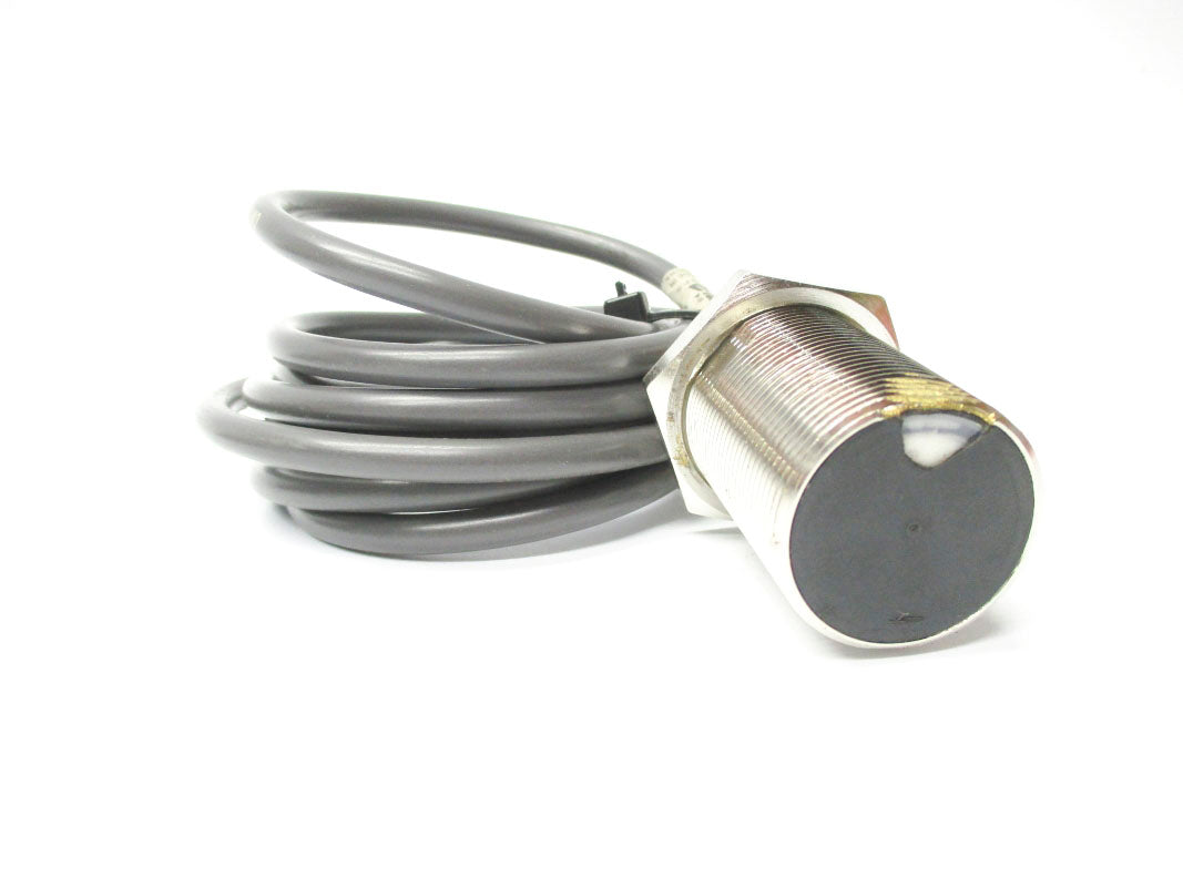 OMRON E2E-X10Y1-US 24-240VAC 1.8A UNMP