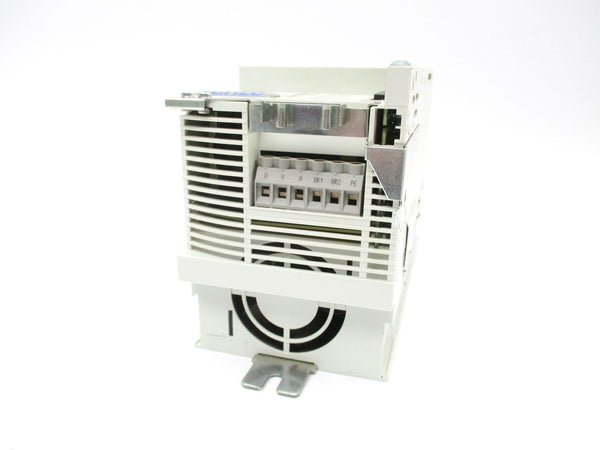 LENZE E82EV302_4C 400-500V 9.5-7.2A UNMP