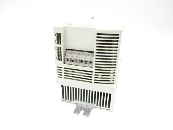 LENZE E82EV302_4C 400-500V 9.5-7.2A UNMP