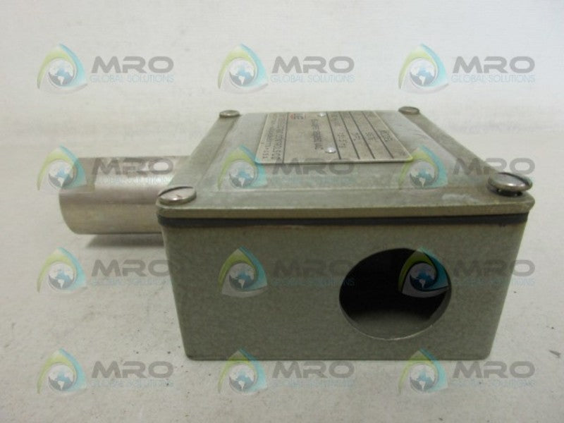 UNITED ELECTRIC 9676 PRESSURE SWITCH UNMP