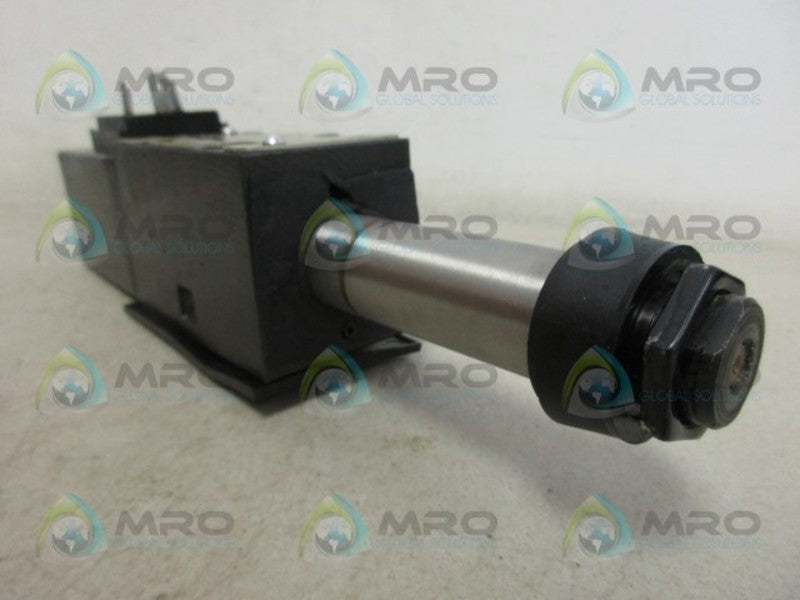 PARKER D1FWE81FCNJW013 VALVE (AS PICTURED) NSNP