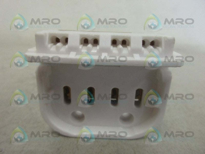 LEVITON C31PB LAMP HOLDER NSNP