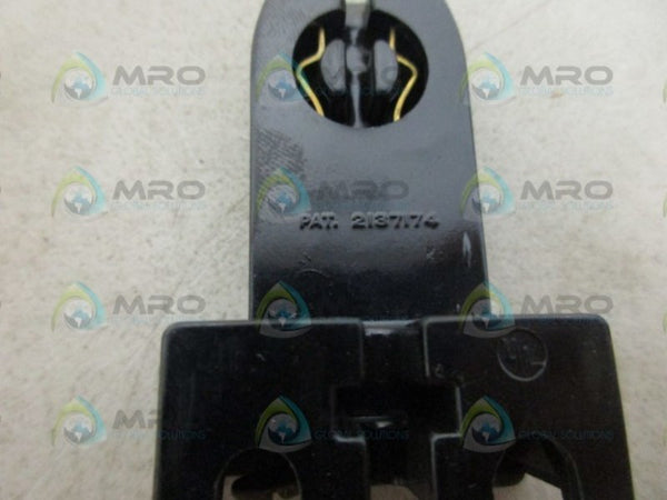 BRYANT 2137174 LAMPHOLDER NSNP