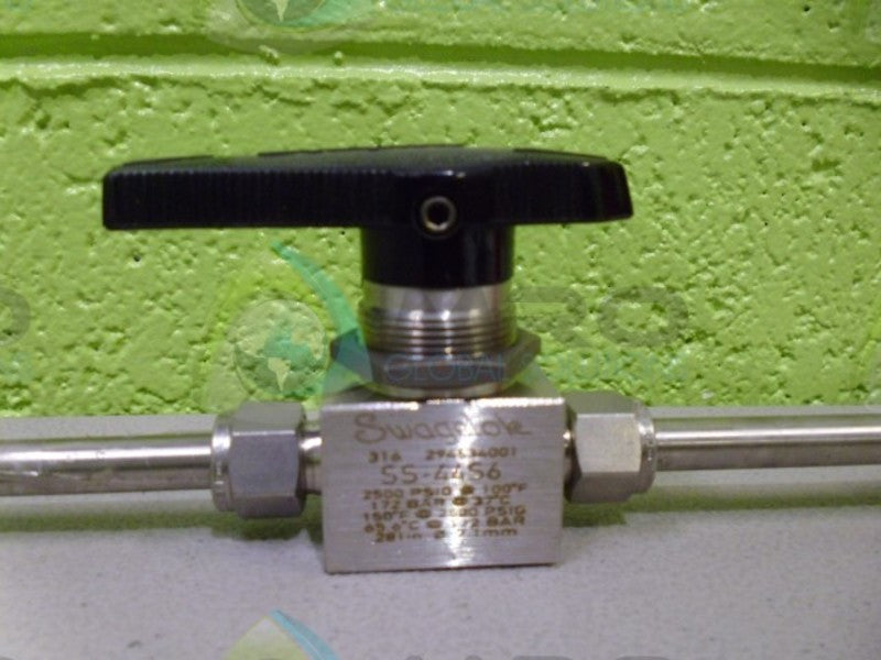 SWAGELOKE SS-44S6 BALL VALVE UNMP