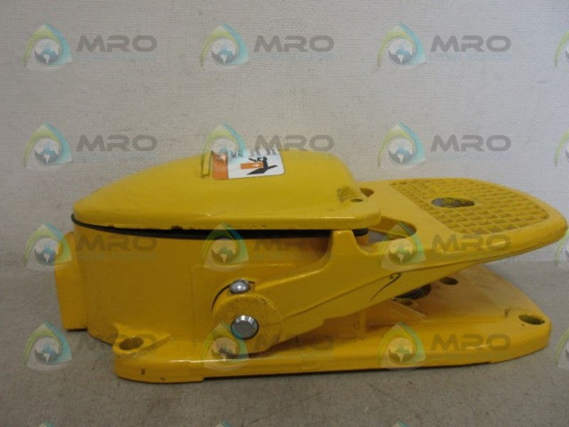 SQUARE D 9002AW1 FOOTSWITCH UNMP