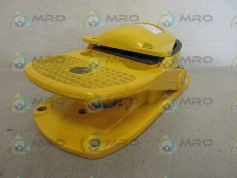 SQUARE D 9002AW1 FOOTSWITCH UNMP