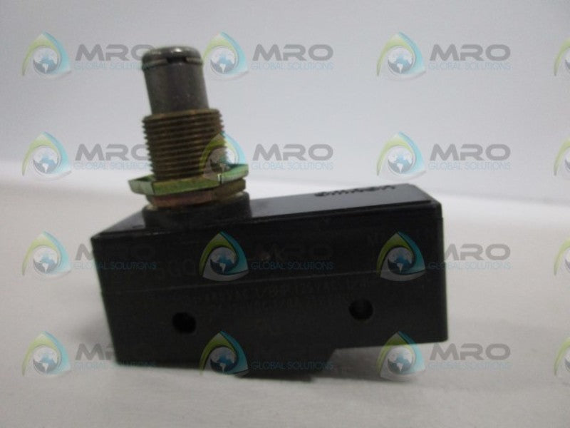 OMRON Z-15GQ-B7-K PANEL MOUNT PLUGGER UNMP