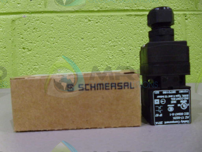 SCHMERSAL AZ17-027K SWITCH *NEW IN BOX*