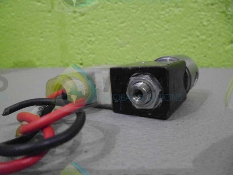VERSA E5SM-8202-44-HC-H2-3BC-24VDC VALVE *USED*
