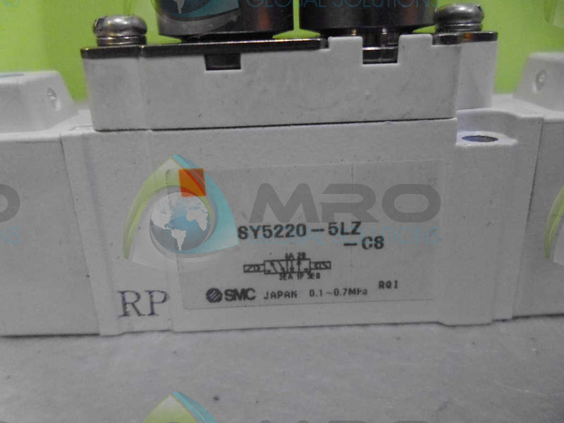 SMC 8Y5220-6LZ VALVE *NEW NO BOX*