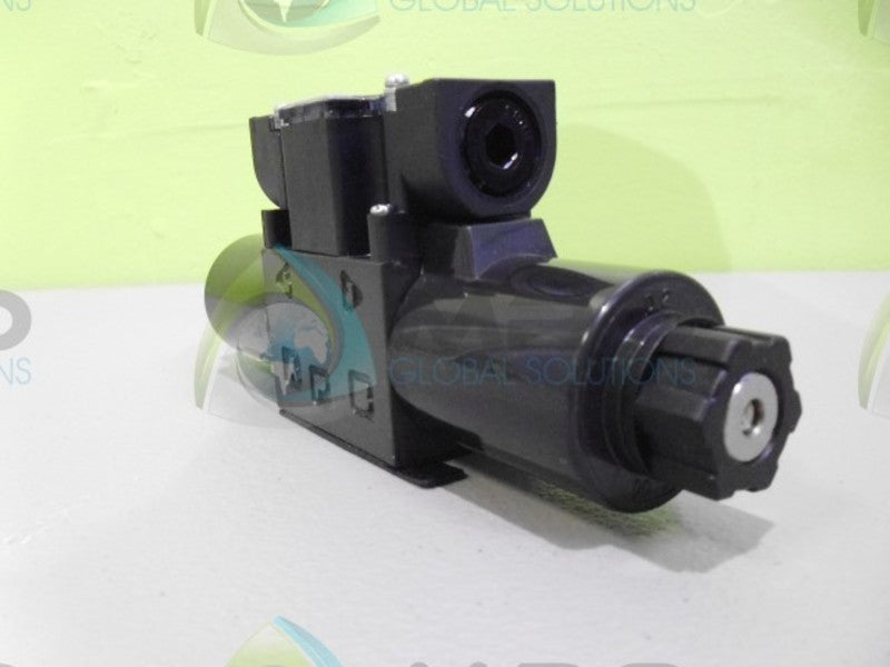 NACHI SS-G01-C8-R-D-30 VALVE *NEW NO BOX*