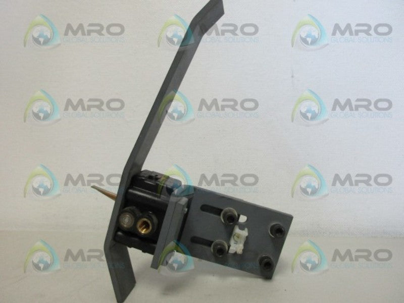 FERAG 20.10.0350 SWITCH UNMP REMOVE FROM BRACKET